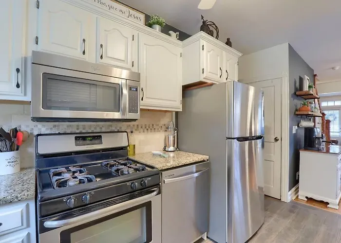 Rare City Home W/ Backyard Fire-Pit & Hottub